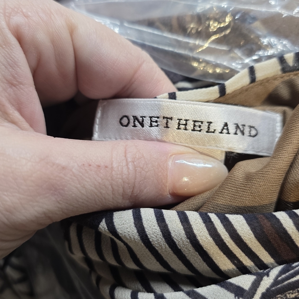Onetheland Elegant Brown and Navy Floral Maxi Dress New In Poly Medium PTP 20 - Picture 4 of 5